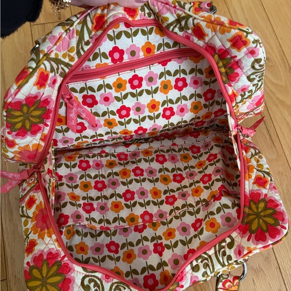 Vera Bradley Folkloric floral print shoulder bag (BNWOT) - Picture 2 of 6